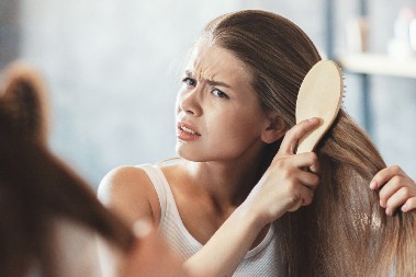 BACITE JE ŠTO PRE Kada primetite ove 3 stvari na četki, vreme je da kupite novu