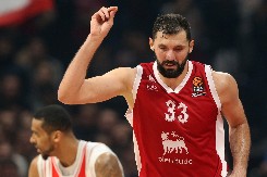 PAKAO ZA MIROTIĆA Evo kako su grobari dočekali Srbina iz Armanija (VIDEO)