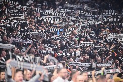 EMOTIVNE SCENE U ARENI Grobari se oprostili od preminulog navijača posebnim citatom