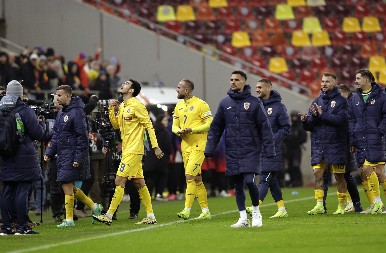 RUMUNI ZAHTEVAJU DOŽIVOTNU SUSPENZIJU Selektor tzv. Kosova tražio da se igrači vrate, kapiten nije dozvolio