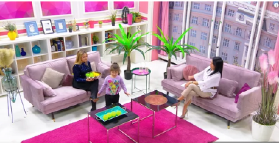 PEVAČICA SE UDALA SA 18 GODINA, UBRZO JE USLEDIO RAZVOD Trpela je brutalne komentare, svi je pamtimo po svađi sa Eminom Jahović, a evo kako sada izgleda (FOTO)