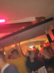 DEO PLAFONA PAO NA GOSTE U DISKOTECI U BAČU Lakše povređeni se javili lokalnoj ambulanti