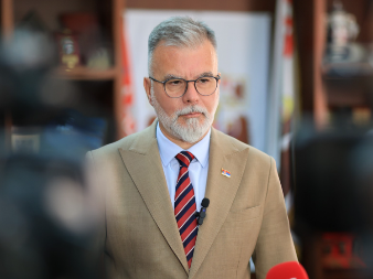 MINISTAR RISTIĆ I GRADONAČELNIK KRAGUJEVCA O MOGUĆNOSTIMA ZA UNAPREĐENJE SARADNJE U OBLASTI JAVNOG INFORMISANJA I TELEKOMUNIKACIJA