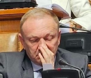 E SAD SU OD SSP STVARNO OSTALI SAMO DUGMIĆI Totalni raspad „najjače“ opozicione partije u 20 dana