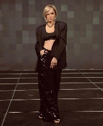 OGLASILA SE NAKON PRIČE DA JE BANKROTIRALA! Naša poznata pevačica otkrila istinu o finansijskom stanju