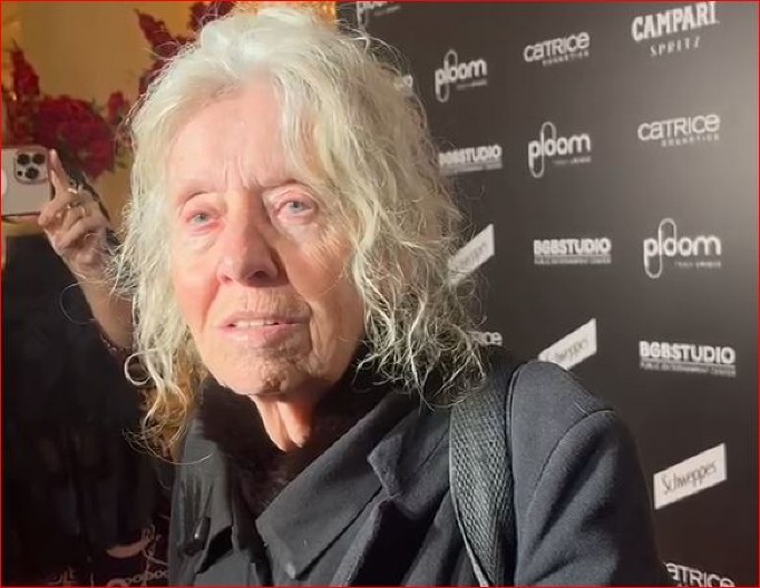 "LJUDI MISLE DA SAM AVETINJA, UPLAŠE SE KAD ME VIDE" Eva Ras otkrila detalje svog života: "Neki pričaju da sam umrla"