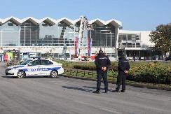 JOŠ JEDNA OSOBA UHAPŠENA ZBOG PADA NADSTREŠNICE, A ZA JEDNOM SE TRAGA Tužilaštvo se oglasilo sa najnovijim informacijama