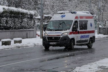 DEČAK (12) POVREĐEN U SUDARU Hitna pomoć intervenisala i zbog  122 poziva građana