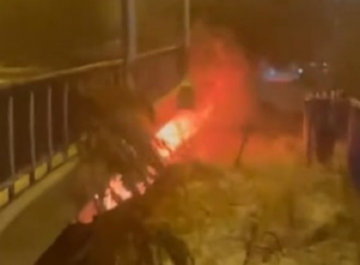 MOST NA ADI U PLAMENU Požar sa novobeogradske strane (FOTO)