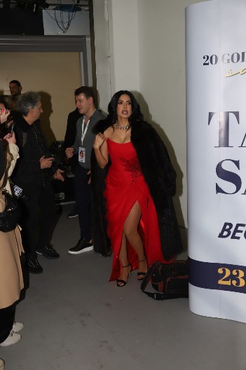 TANJA SAVIĆ NE MOŽE DA DIŠE! Haos u Areni, doživela peh pred koncert, usledila hitna reakcija! (VIDEO)