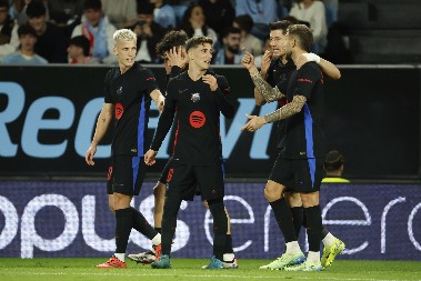 LUD MEČ U VIGU Barselona do 82. minuta imala dva gola prednosti, dobila crveni karton i jedva se sačuvala poraza