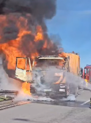 GORI KOMUNALNI KAMION Požar u Novom Sadu