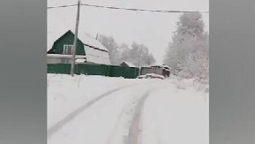 PREKO 100 NASELJA UTONULO U MRAK Više od 45 hiljada ljudi ostalo bez struje, grejanja i vode