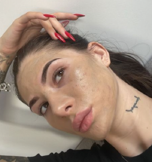 UKI Q IMALA UDES! Influenserka doživela stavičnu saobraćajku, osvanuli jezivi snimci sa mesta nesreće (FOTO)