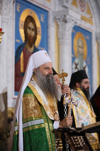 SKANDAL! Opozicija uputila brutalnu psovku patrijarhu srpskom Porfiriju!