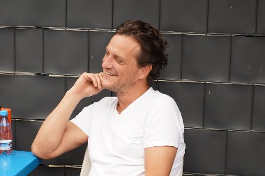 OŽENIO SE NAŠ POZNATI GLUMAC! Sudbonosna ''da'' izgovorio u tajnosti, ova koleginica mu je ukrala srce