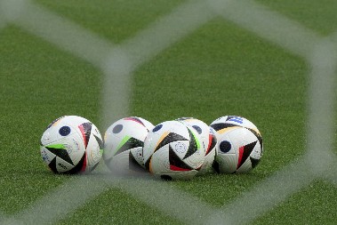 ALO! TIKET DANA Nastavljaju se takmičenja u najjačim evropskim ligama, veliki derbi u Premijer ligi