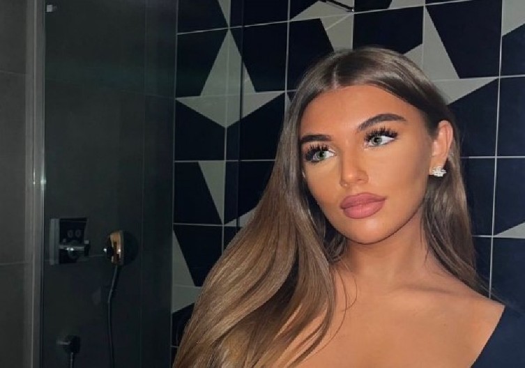 15 GODINA NIJE NI ZNALA KO JE U STVARI Usvojiteli skrivali istinu o njenoj pravoj porodici, način na koji je saznala je šokantan! (FOTO)