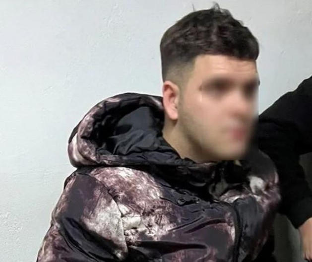 OVO JE ALBANAC KOJI JE PALIO ZASTAVU USRED GRADA: Poznato je kolika mu kazna preti