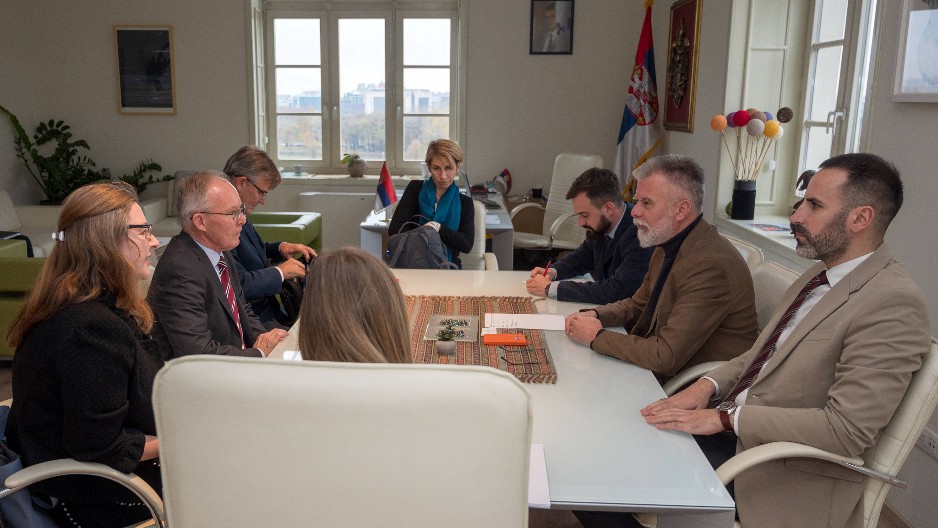 KONTINUIRANA SARADNJA MINISTARSTVA I MISIJE OEBS  NA UNAPREĐNJU JAVNOG INFORMISAJA Sagovornici su razmatrali teme od posebnog interesa