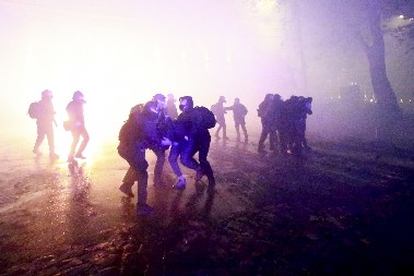 GRUZIJA NA IVICI GRAĐANSKOG RATA! Pokušaj nasilnog preuzimanja vlasti u toku, Zurabišvili ne planira da odstupi