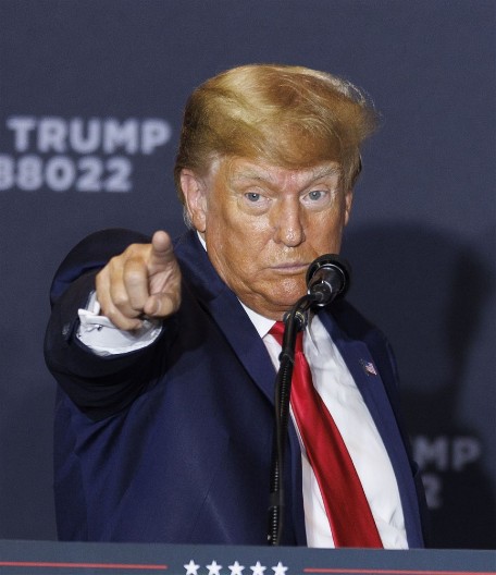 TRAMP ZAPRETIO DA ĆE UVESTI CARINE OD 25 ODSTO, TRUDO SATERAN U ĆOŠAK "Obećavam Donalde, uradićemo to"