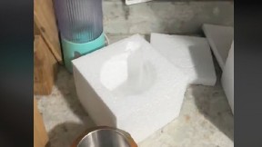 ŽENA JE KUPILA ŠOLJE PREKO INTERNETA, I TO ZA POKLON Kada je otvorila paket, samo što se nije šlogirala!