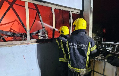 GORI SALAŠ U BAČKOJ Vatrogasci izneli jednu osobu
