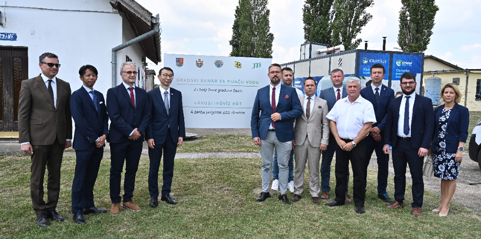 Predsednik Juhas na otvaranju postrojenja za pijaću vodu u Senti