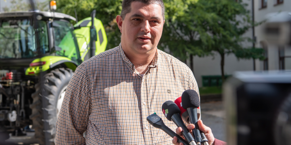 Novi traktor za obuku učenika