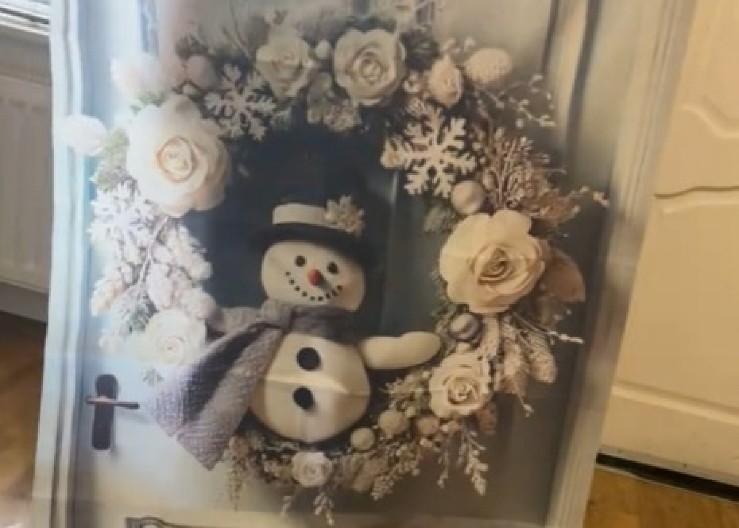 ONLAJN KUPOVINA IZ PAKLA Naručila božićni venac, a kada je videla šta je u kutiji, prolila reku suza! (VIDEO)