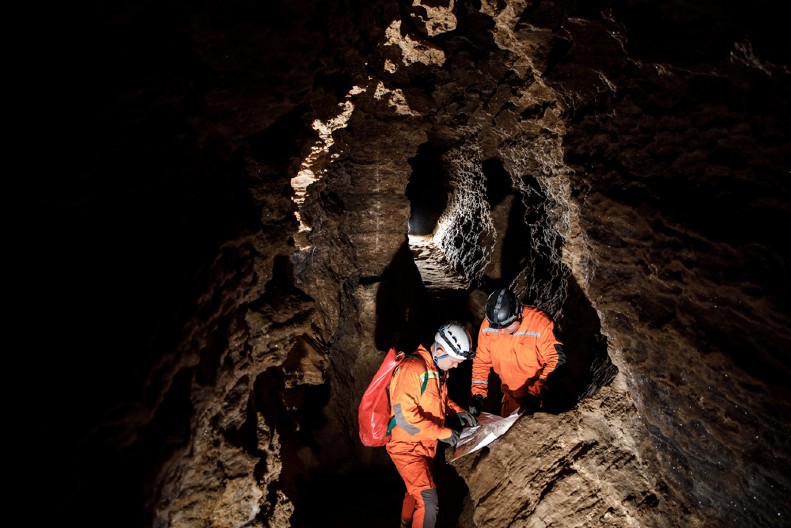ISTRAŽIVAČI OTKRILI NEVEROVATNU TAJNU 300 METARA POD ZEMLJOM Kad su videli šta je unutra, umalo se onesvestili od šoka! (VIDEO)