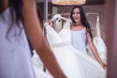 NIKO IZ PORODICE NE PRIČA SA MNOM Nisam htela budućoj snaji da pozajmim moju venčanicu, svi me optužuju da sam bratu upropastila svadbu