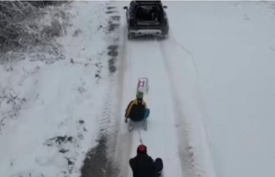 SNIMAK SA JADOVNIKA ŠOKIRAO SVE! Srbi ljuti, šta ovaj čovek radi sa svojom decom (VIDEO)