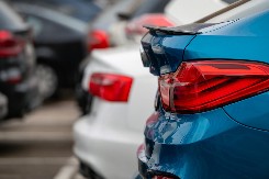 AUTOMOBILSKA INDUSTRIJA ZAPADA U SVE DUBLJU KRIZU Kako utiče na cene vozila