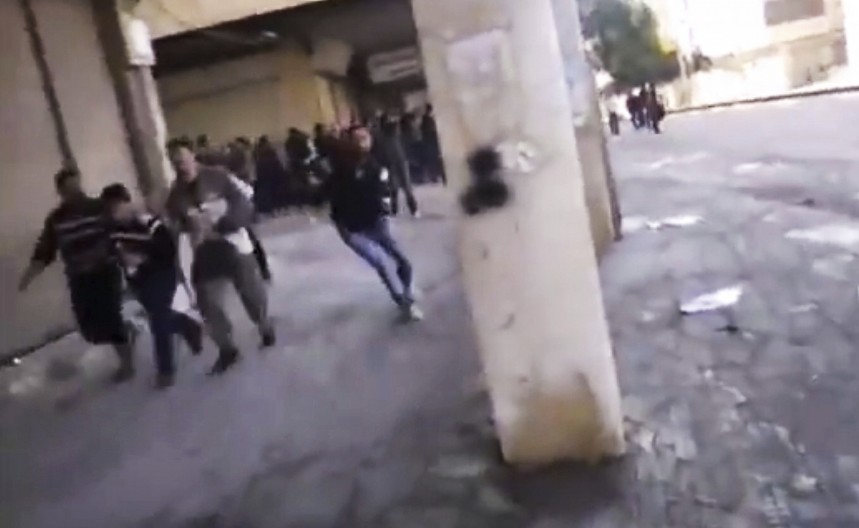 EGZODUS! Prvi snimci iz Homsa, hiljade ljudi beži pred teroristima: Važe vreme je došlo