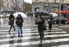 FORMIRAĆE SE I DO 15 CENTIMETARA SNEŽNOG POKRIVAČA RHMZ objavio najnoviju prognozu, sneg počinje večeras, evo koji delovi Srbije su prvi na udaru!