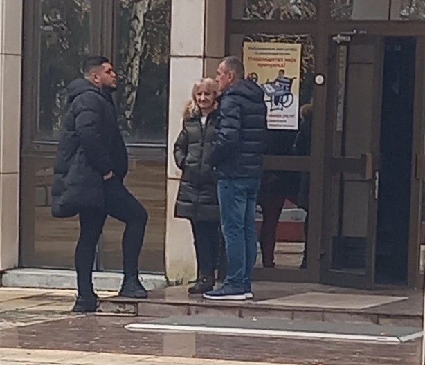 STUDENTE PODRŽAVAJU ĐILASOVCI Slika iz Kragujevca sve govori (FOTO)