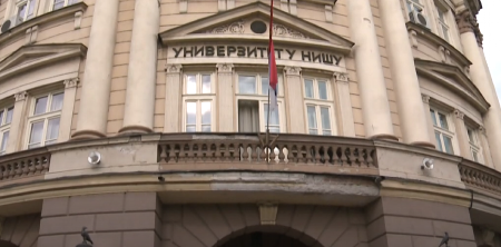 AKADEMSKE USTANOVE SU POLITIČKI NEUTRALNI PROSTORI, A NE POLIGON ZA POLITIČKE IGRE Oglasili se zabrinuti nastavnici i saradnici Filozofskog fakulteta u Nišu