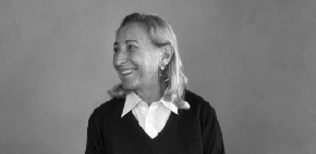 SPASILA JE BREND OD PROPASTI, A SAD JE MILIJARDERKA Miučija Prada, čvrsto stoji na zemlji uprkos bogatstvu, evo šta je doprinela brendu!