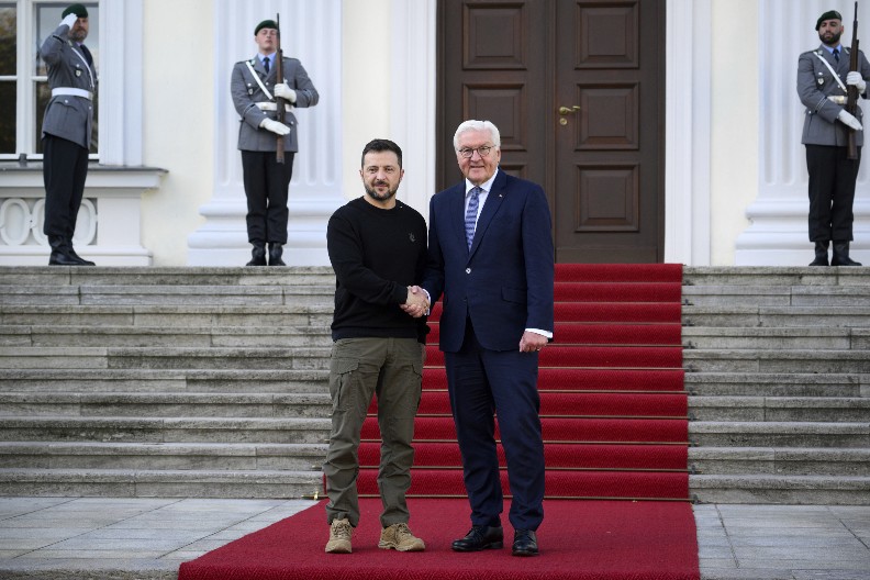 ZELENSKI OKRENUO LEĐA BAJDENOVOJ ADMINISTRACIJI Volodimir odbio predlog Bele kuće