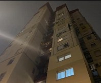 PUKLO JE JAKO KADA JE MLADIĆ (19) PAO S TERASE Pogled na soliter smrti izaziva jezu