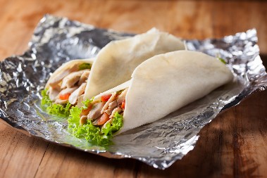 OVO SVI RADE, A POJMA NEMAJU ŠTA MOŽE DA SE DESI Zašto čuvanje hrane u foliji nije dobra opcija?