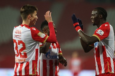 PAKLENO NA "SAN SIRU" Evo kako su vatrene pristalice Milana dočekale fudbalere Crvene zvezde (VIDEO)