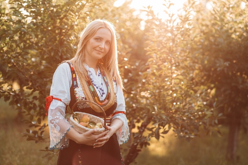 PREMA VEROVANJIMA,  OVO IME DEVOJČICAMA DONOSI SREĆU Jedno je od najpopularnijih u Srbiji, a znači ''Ona koja je draga Bogu''