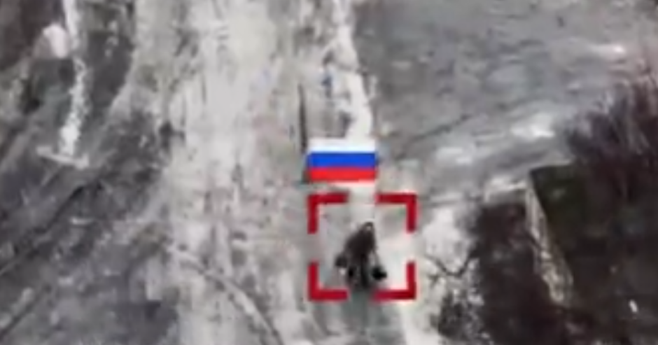 UKRAJINCI UPALI U SMRTONOSNU ZAMKU Kamera zabeležila pakleni potez ruskog vojnika (VIDEO)