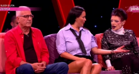 VODITELJKA (86) OTKOPČALA PANTALONE U EMISIJI! Gledaoci zanemeli od šoka!