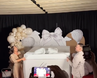 OTKRILI POL BEBE! Uroš Živković i njegova trudna devojka plaču na sav glas!