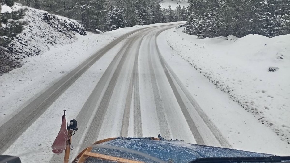 TEŠKA MAŠINERIJA UPUĆENA NA SRPSKE PLANINE! Sneg na Tari napravio KATAKLIZMU!