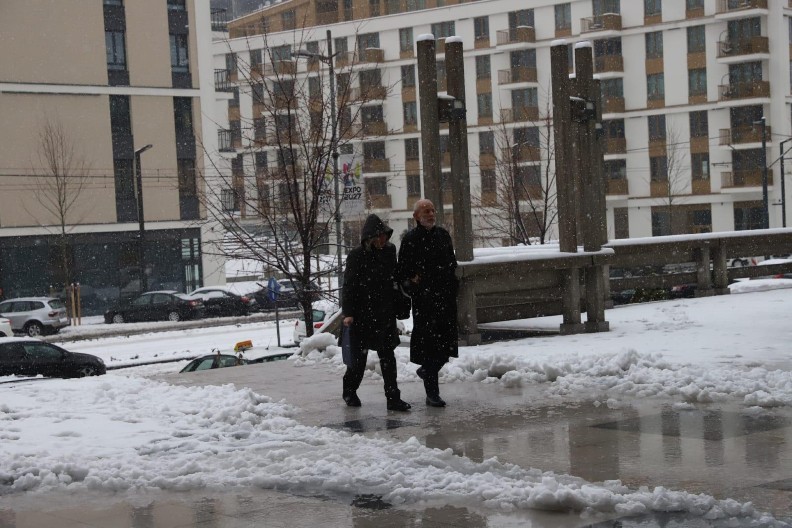 MIKA PO KIJAMETU STIGAO U PALATU  Dule Savić došao kao podrška optuženom Aleksiću